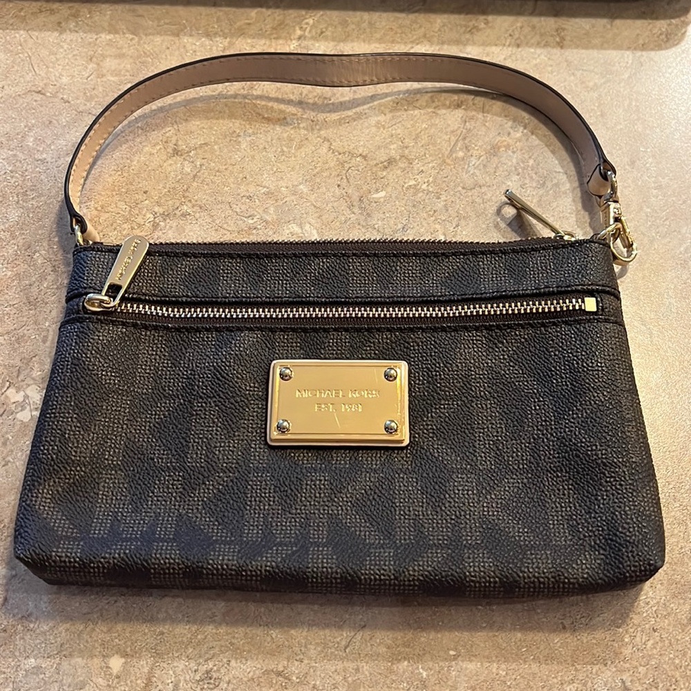 Michael Kors Wristlet